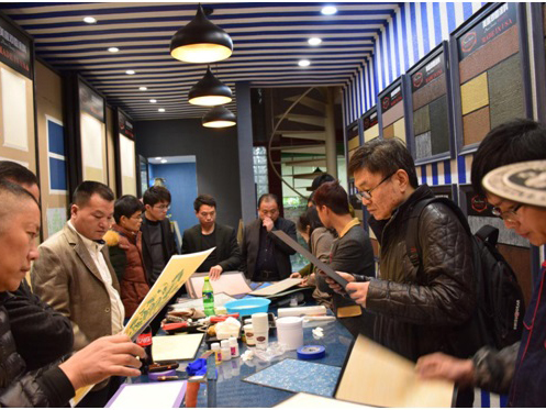当需要修补室外表面上，最好涂上一层底漆来封装已修补的表面，从而保护它不被水损坏外层。